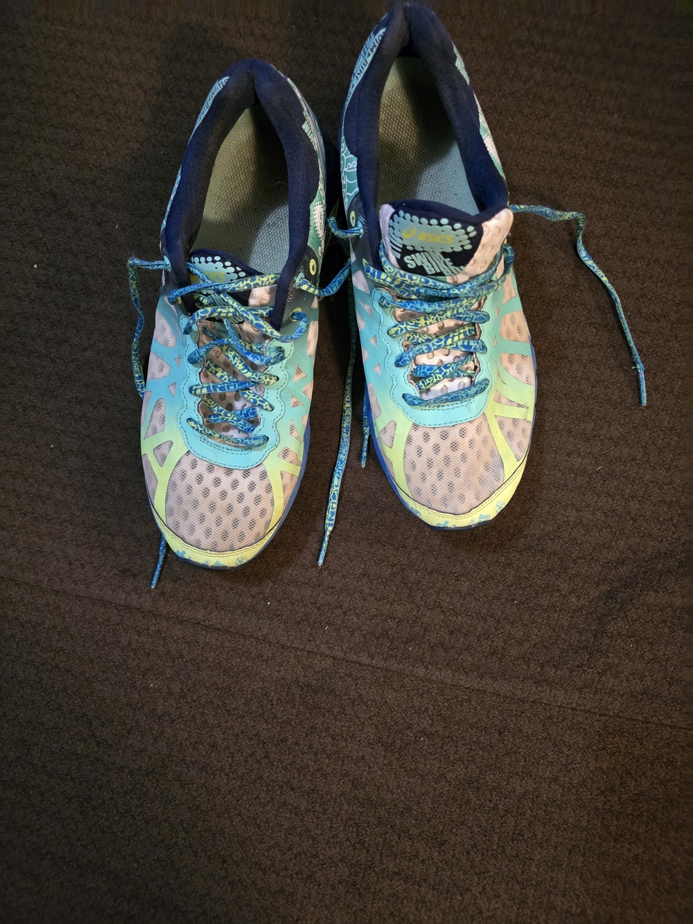 Women’s Athletic Running Shoes in Teal and Navy